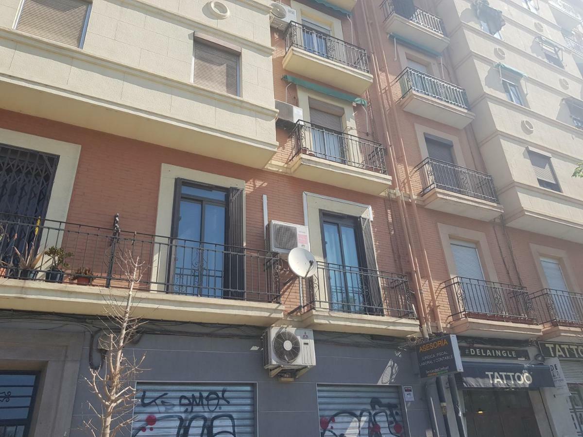 Domus Valencia Apartamentos Centro Frente A Torres De Serrano Exteriér fotografie